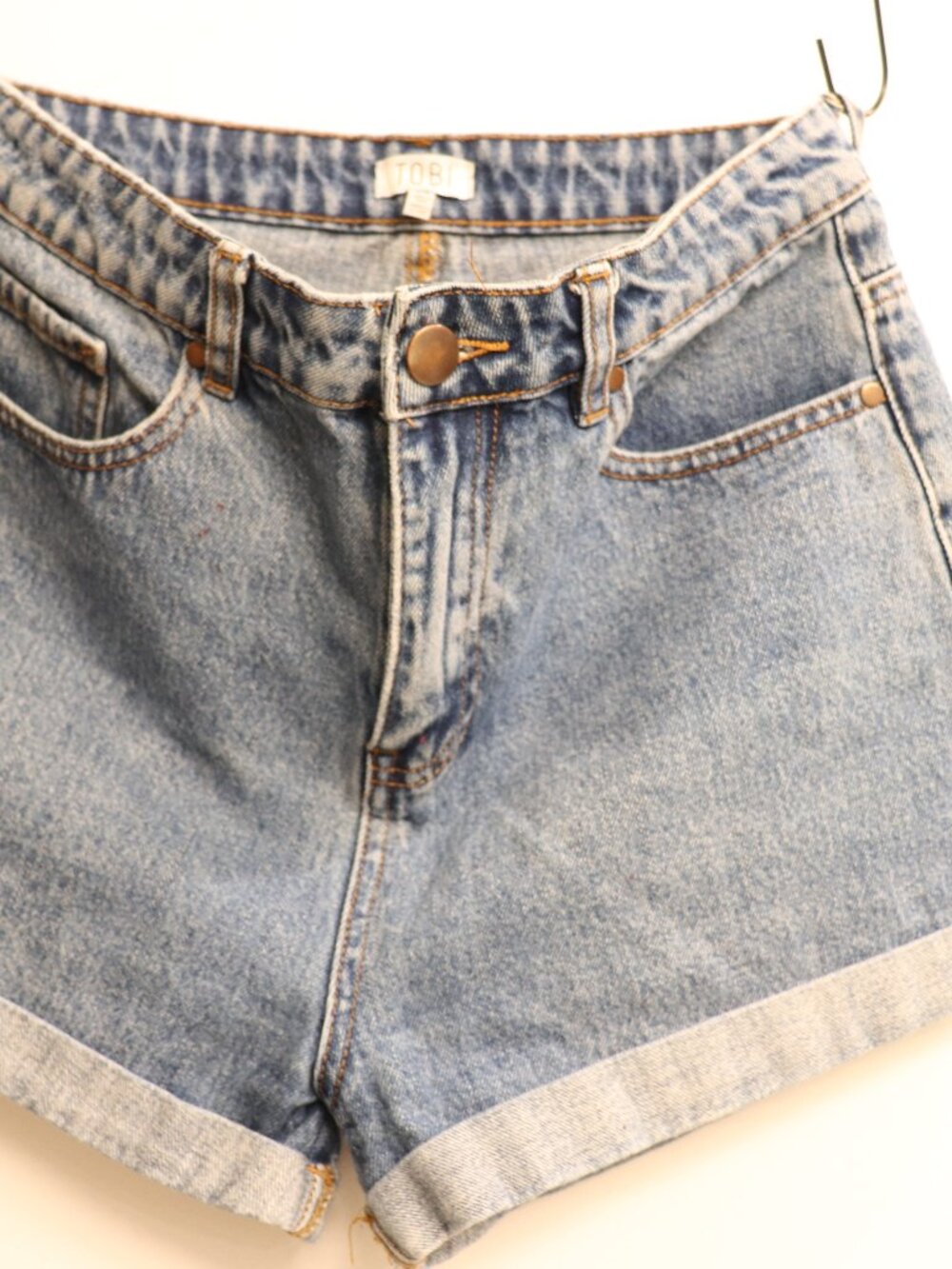 Tobi High Rise Cuffed Denim Shorts Light Wash Size 28